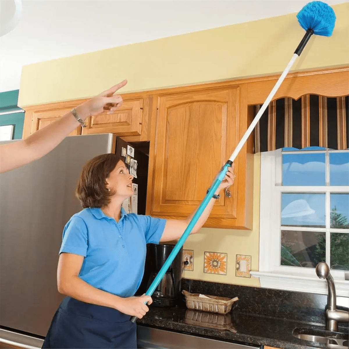 Extendable Cobweb Duster for High Ceilings and Ceiling Corners - Image 3